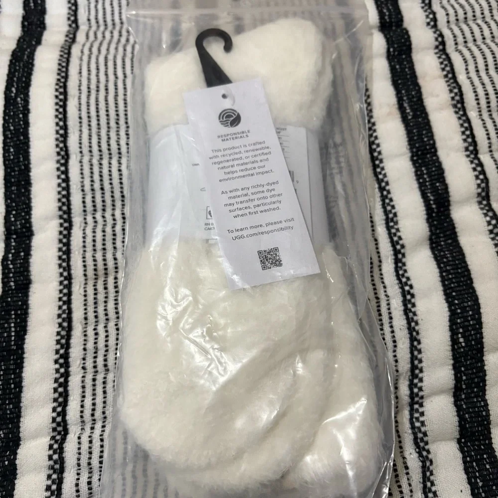 NWT….Teddi Cozy Crew Creme Socks
